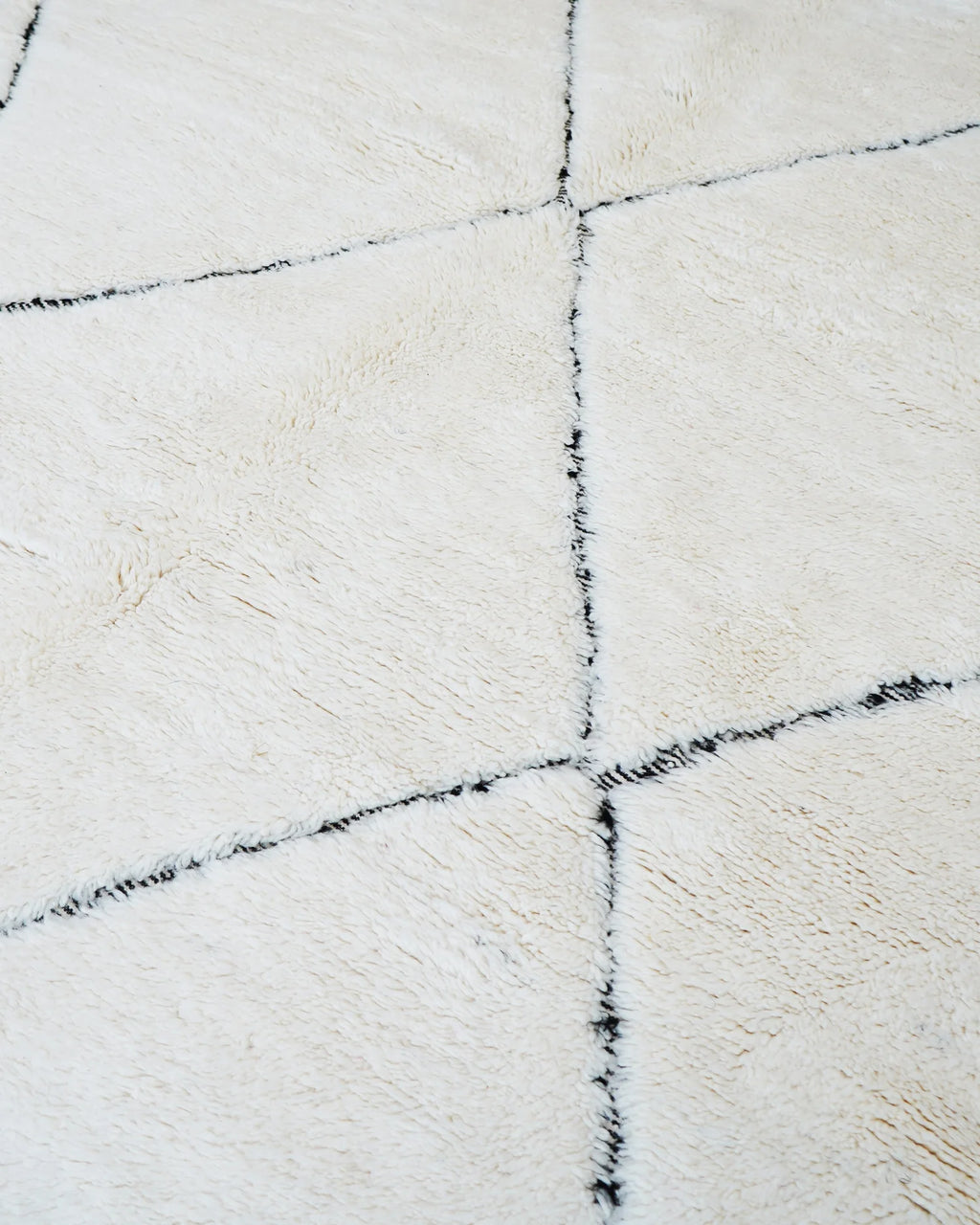 Large Sunken Berber Rug 297 x 219 cm
